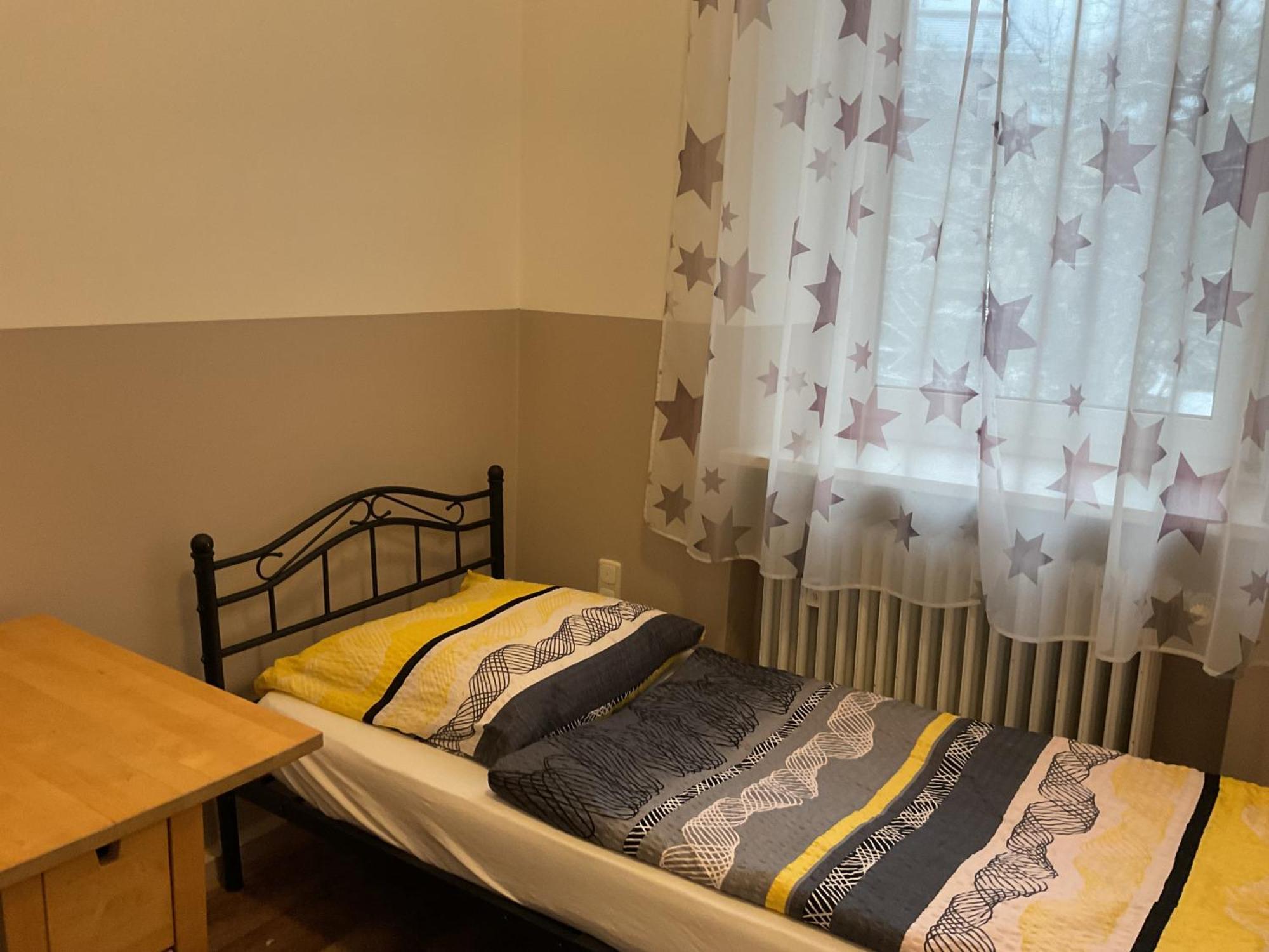 Pension&Hostel Anna - Monteurzimmer ミュンヘン エクステリア 写真