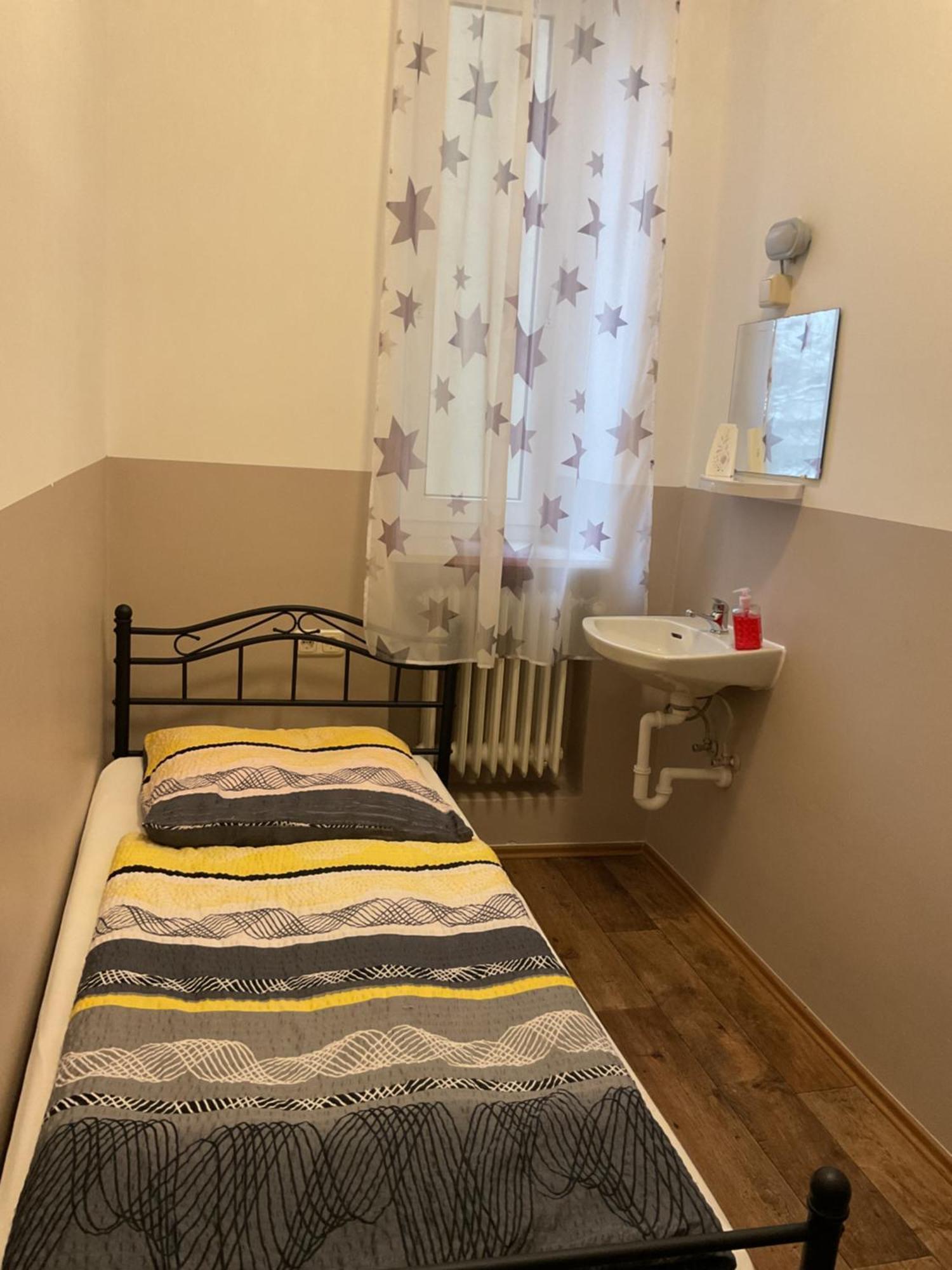 Pension&Hostel Anna - Monteurzimmer ミュンヘン エクステリア 写真