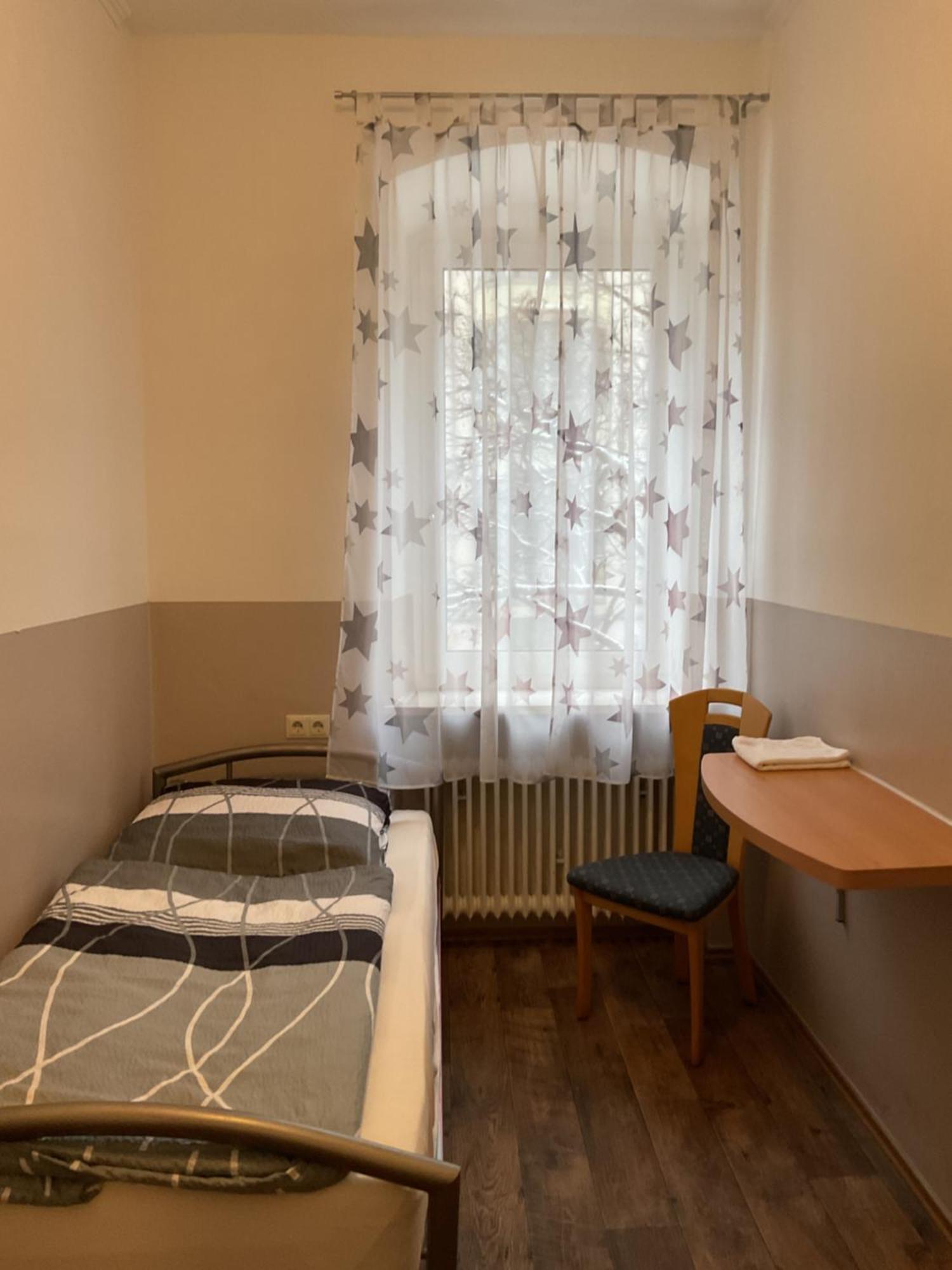 Pension&Hostel Anna - Monteurzimmer ミュンヘン エクステリア 写真