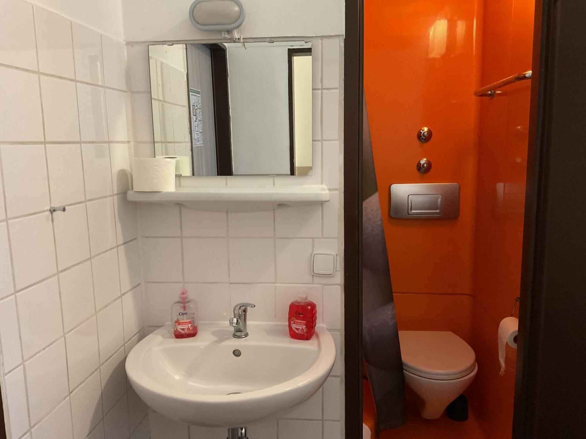 Pension&Hostel Anna - Monteurzimmer ミュンヘン エクステリア 写真