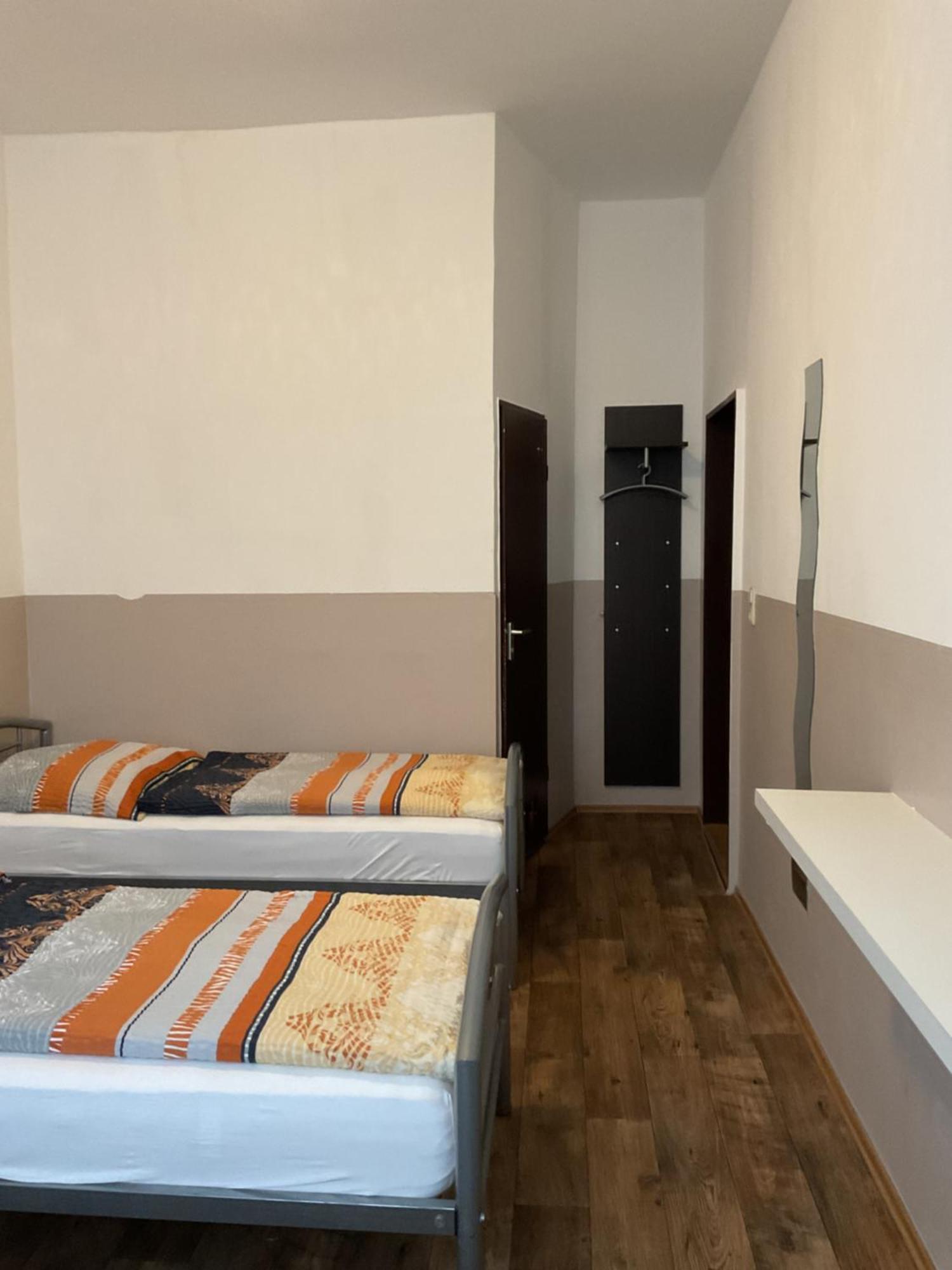 Pension&Hostel Anna - Monteurzimmer ミュンヘン エクステリア 写真