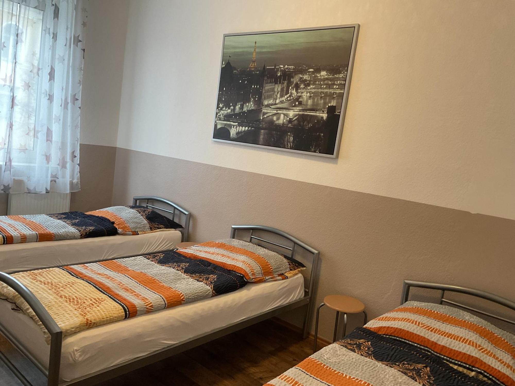 Pension&Hostel Anna - Monteurzimmer ミュンヘン エクステリア 写真