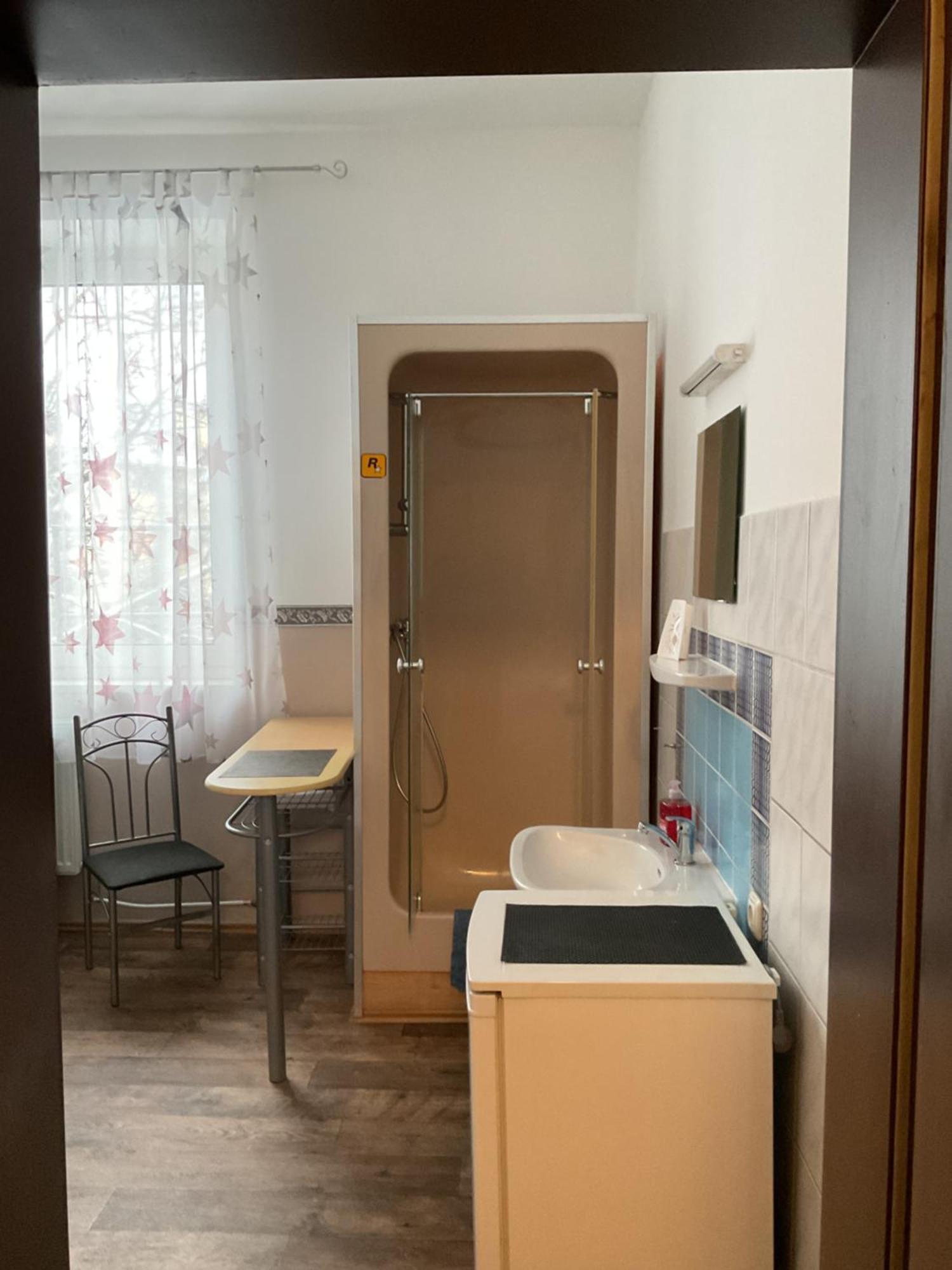 Pension&Hostel Anna - Monteurzimmer ミュンヘン エクステリア 写真