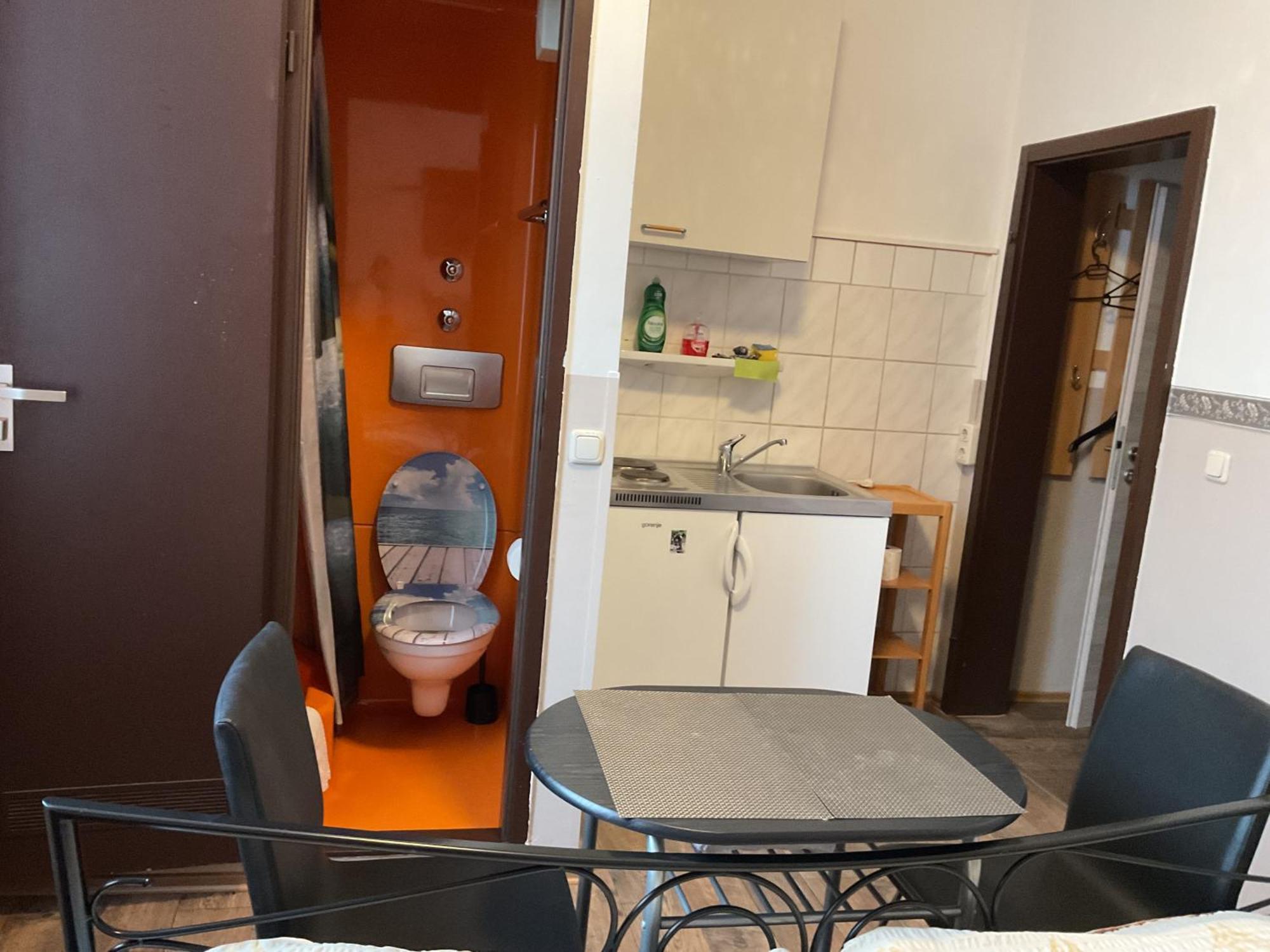 Pension&Hostel Anna - Monteurzimmer ミュンヘン エクステリア 写真