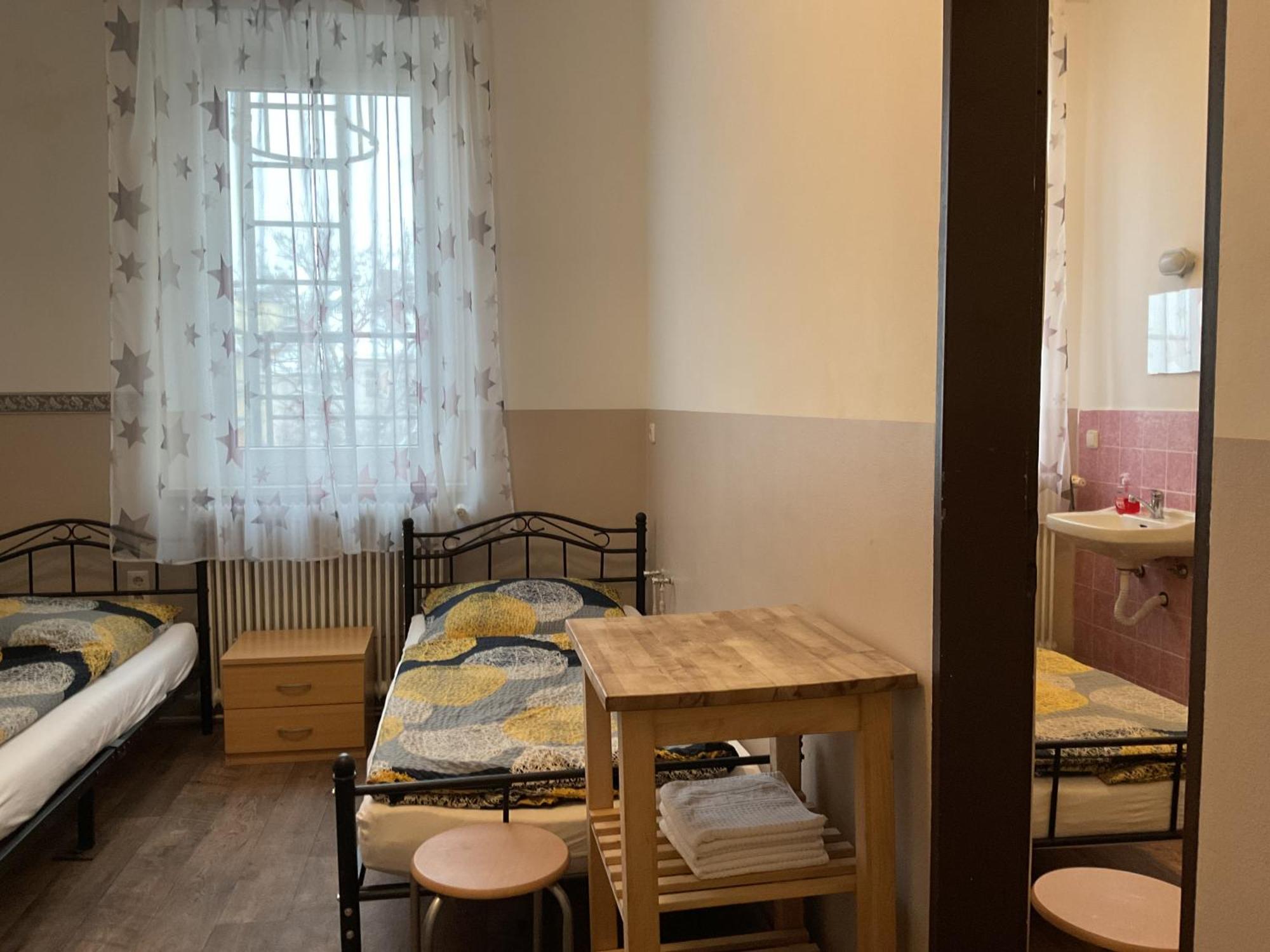 Pension&Hostel Anna - Monteurzimmer ミュンヘン エクステリア 写真