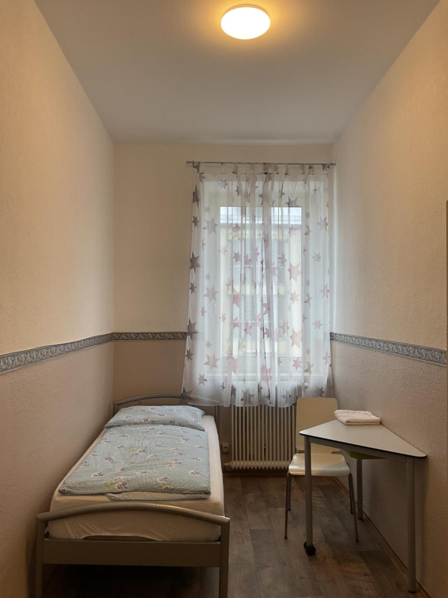 Pension&Hostel Anna - Monteurzimmer ミュンヘン エクステリア 写真