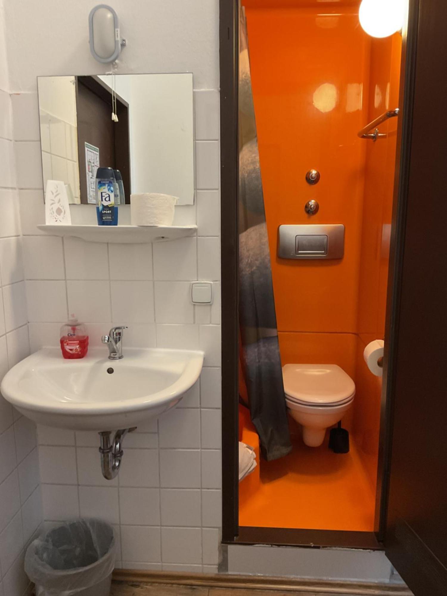 Pension&Hostel Anna - Monteurzimmer ミュンヘン エクステリア 写真