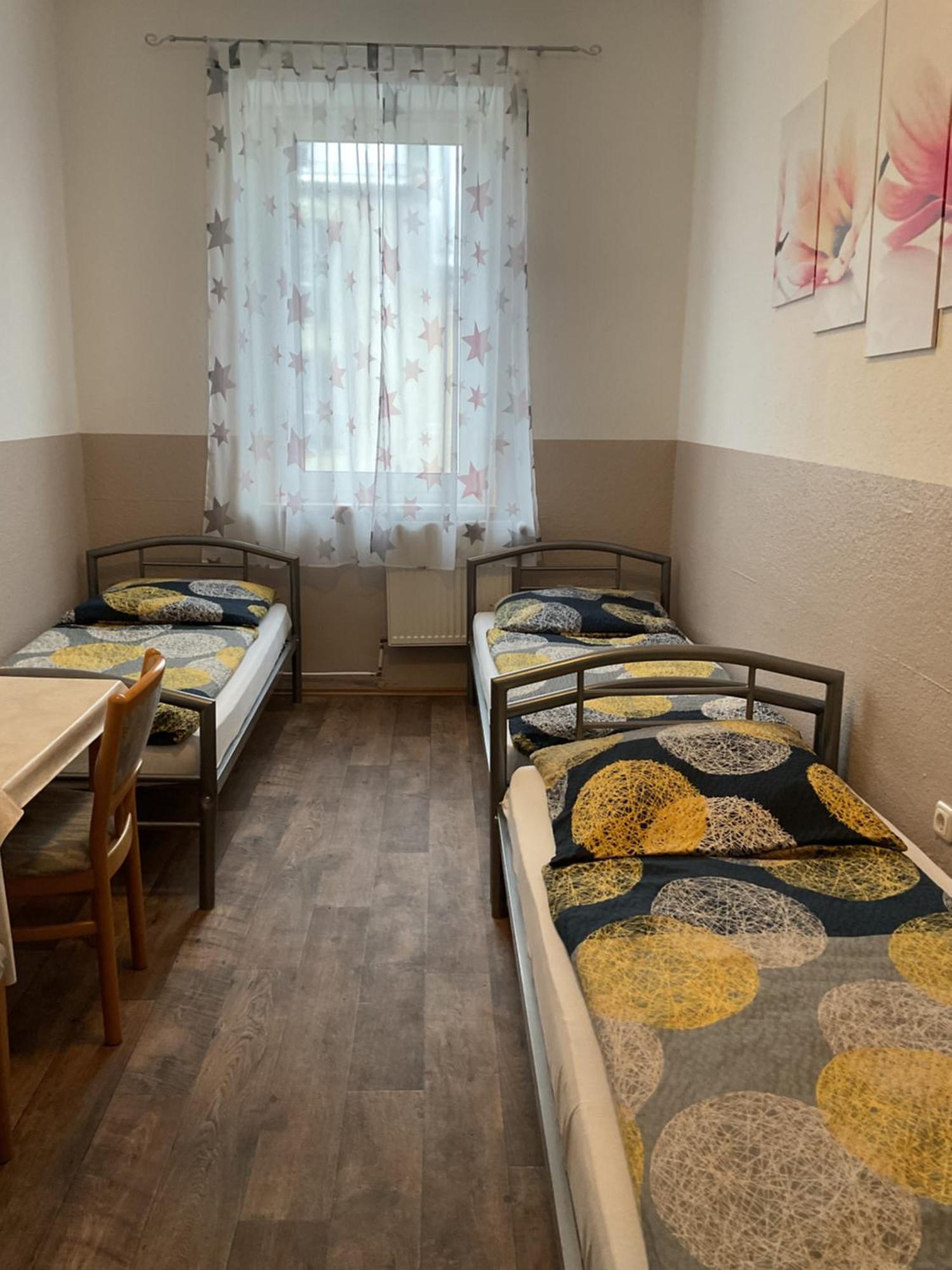 Pension&Hostel Anna - Monteurzimmer ミュンヘン エクステリア 写真