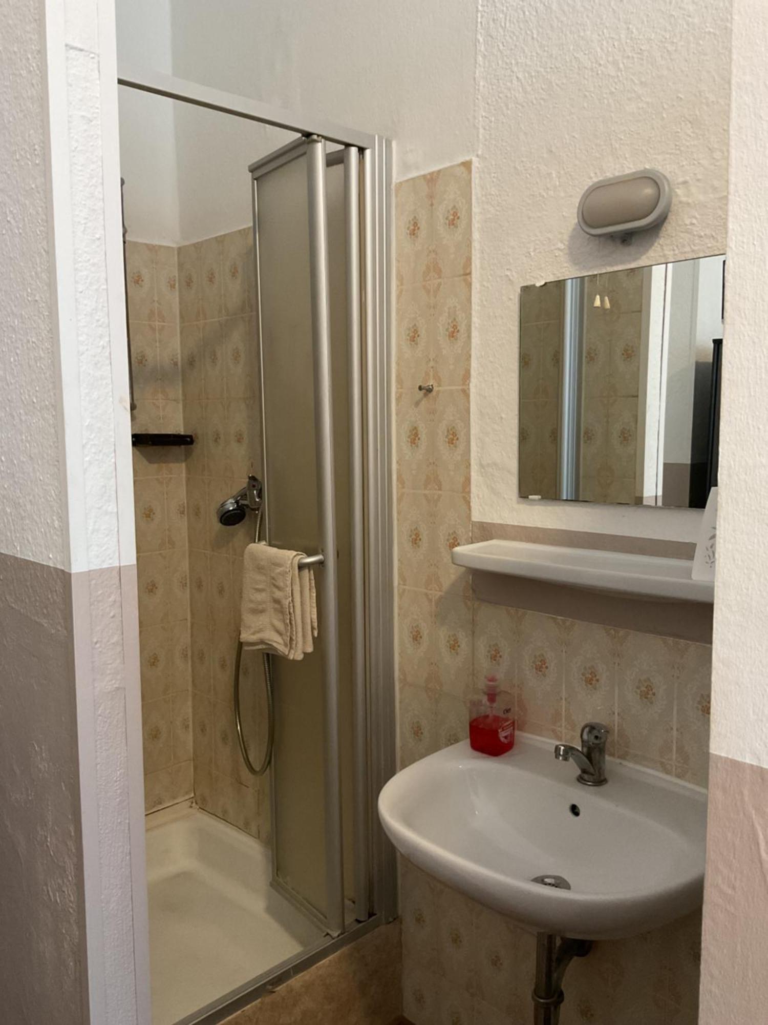 Pension&Hostel Anna - Monteurzimmer ミュンヘン エクステリア 写真