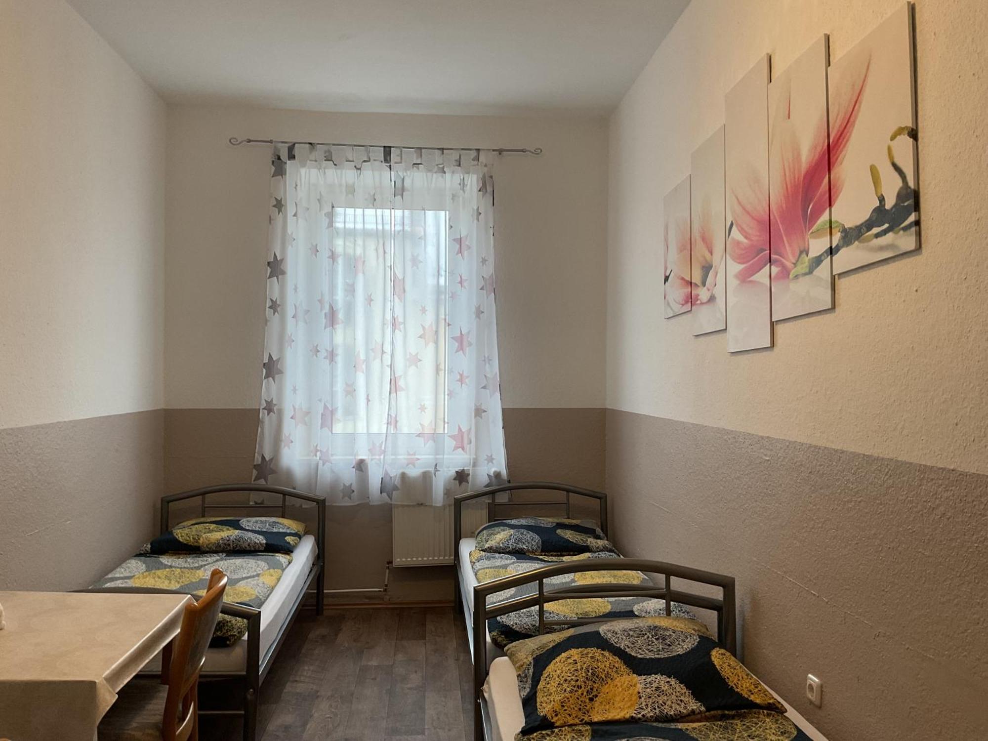 Pension&Hostel Anna - Monteurzimmer ミュンヘン エクステリア 写真