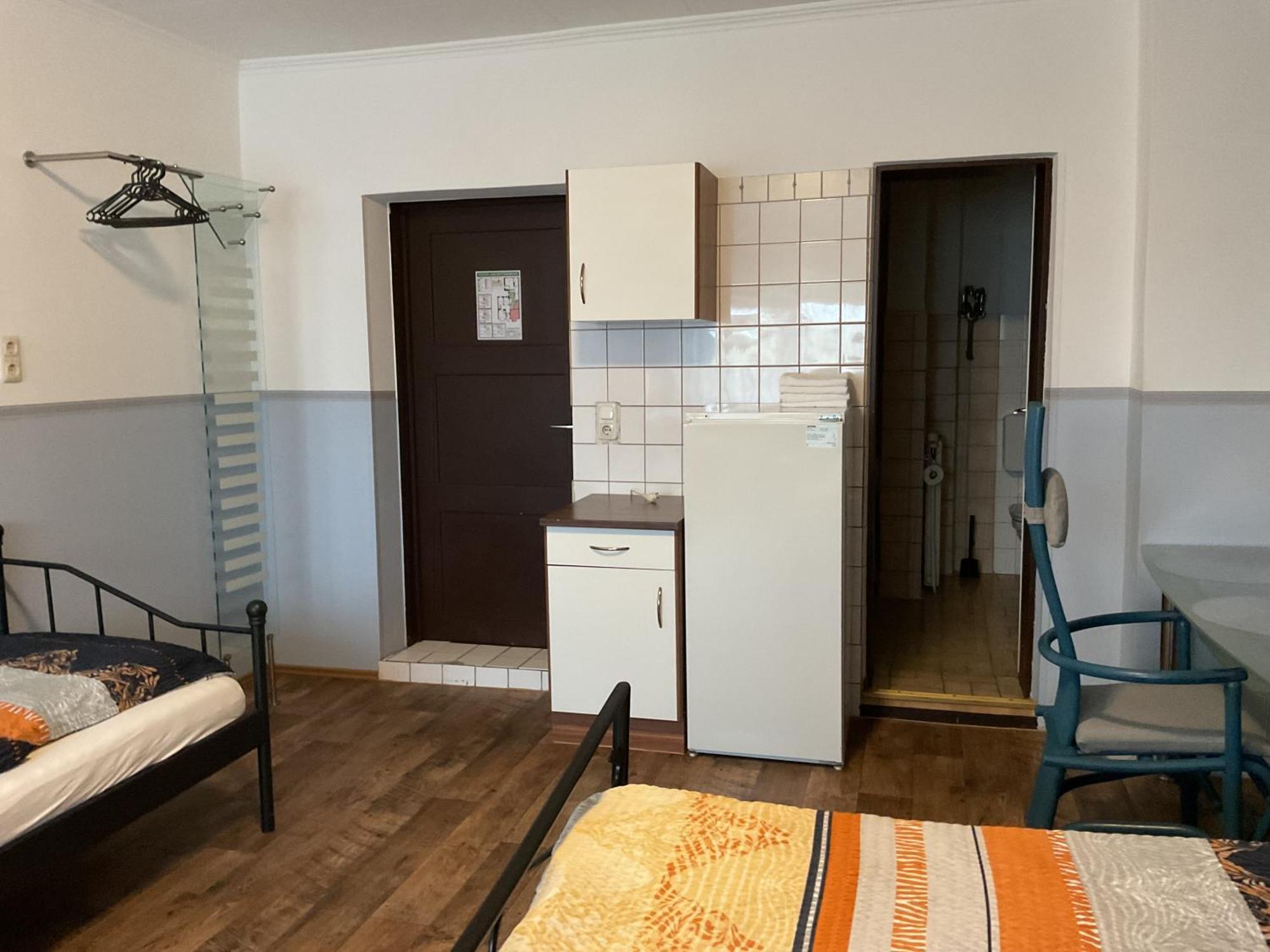 Pension&Hostel Anna - Monteurzimmer ミュンヘン エクステリア 写真