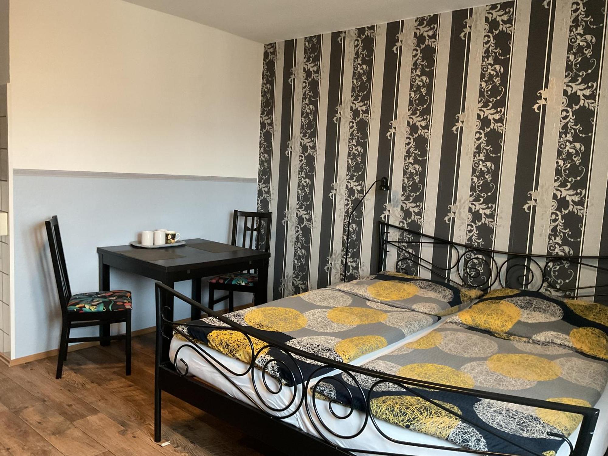 Pension&Hostel Anna - Monteurzimmer ミュンヘン エクステリア 写真