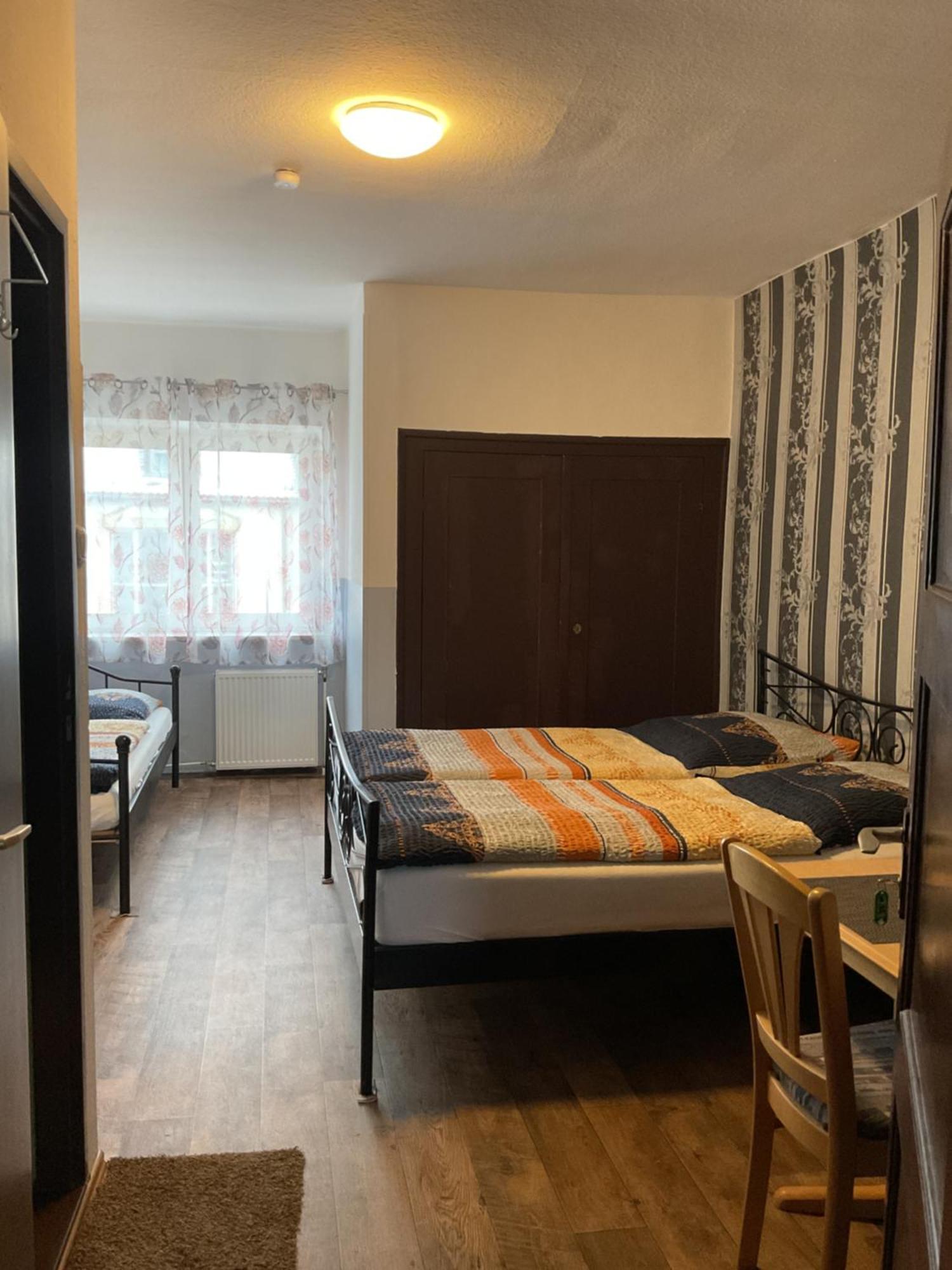 Pension&Hostel Anna - Monteurzimmer ミュンヘン エクステリア 写真